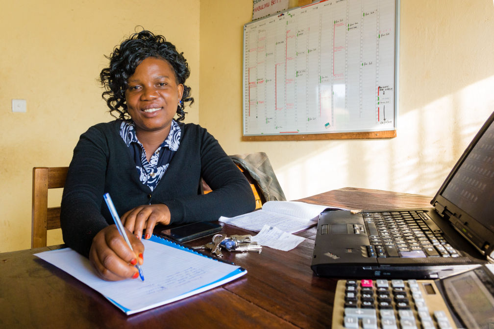 Fast täglich war ich im letzten Jahr mit Betty Nabulimu, unserer Geschäftsführerin in Uganda und ihrem Team, telefonisch in Kontakt