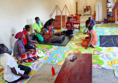 KINDERN EINE CHANCE: In Uganda leben viele Kinder in Dörfern, in denen es keine Schule gibt 