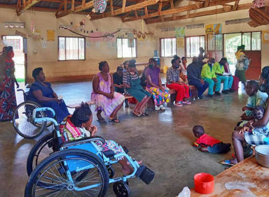 KINDERN EINE CHANCE: In Uganda leben viele Kinder in Dörfern, in denen es keine Schule gibt und somit vielfach kein Zugang zu Bildungsangeboten besteht. 